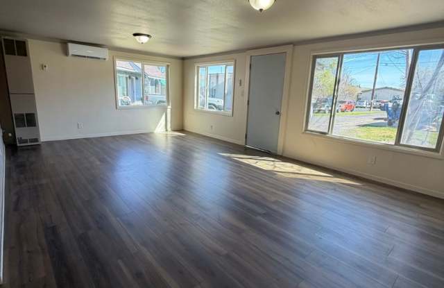 Newly Remodeled 3Bed/ 1Bath photos photos