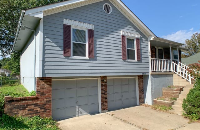 2315 NW 4th St Pl - 2315 Northwest 4th Street Place, Blue Springs, MO 64014