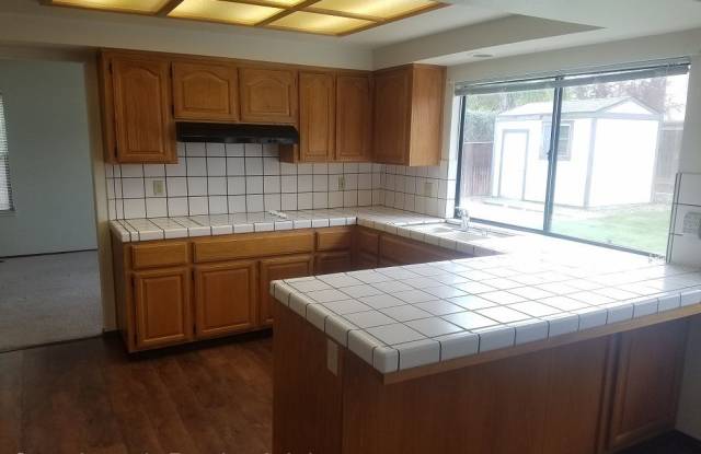 355 Flagstone Court Gallery 2