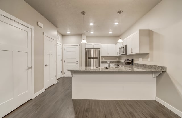 624 E 300 N - 624 East 300 North Street, Vineyard, UT 84059