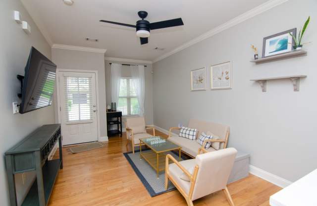 Cozy Townhome in Woodbury Subdivision Gallery 3