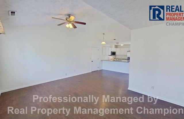 Updated 3 BD/2 BA Home with Garage, Fenced Yard Near Smith Creek Park Gallery 3