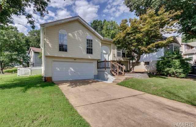 417 Elm Crossing Court Gallery 2