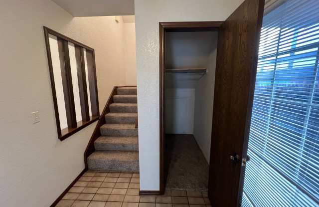 Cozy Townhome in Edgewater! Gallery 4