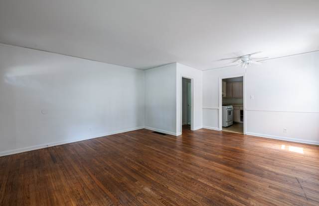 1555 Venetian Drive Southwest Gallery 4