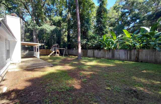 1667 Folkstone Road Gallery 3