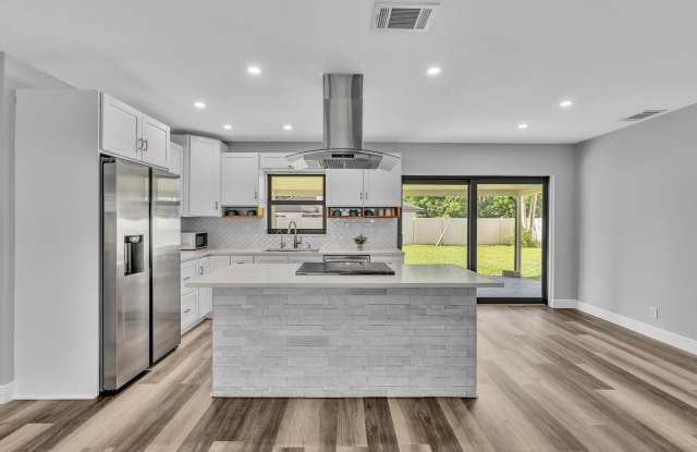 2056 PARK Place Gallery 1