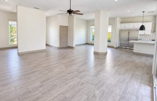 829 Sunset Drive South Gallery 2