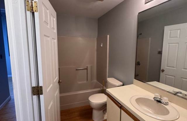 Derry NH- 1 Bedroom Gallery 4