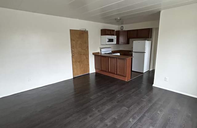 2560 Harrison Ave photos photos