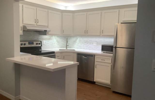 3560 Pine Tree Court Gallery 4