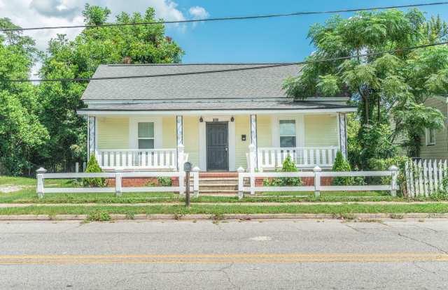 SECTION 8 Accepted! Welcome to this beautiful 4-bedroom, 2-bathroom home located in the charming city of Augusta, GA. Gallery 1