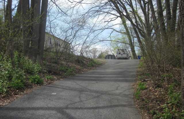 8905 FREDERICK Road Gallery 3