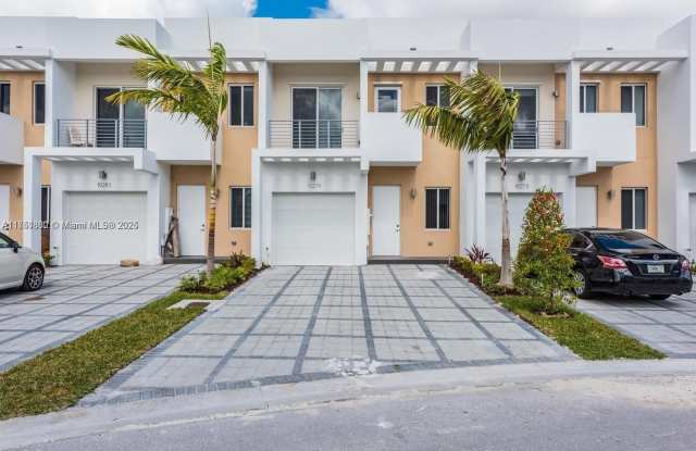 10279 NW 72nd Ter photos photos