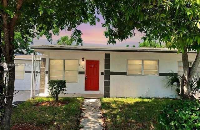 1160 W 26th ct - 1160 West 26th Court, Riviera Beach, FL 33404