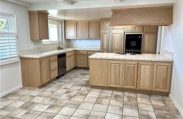 29424 Quailwood Drive Gallery 4