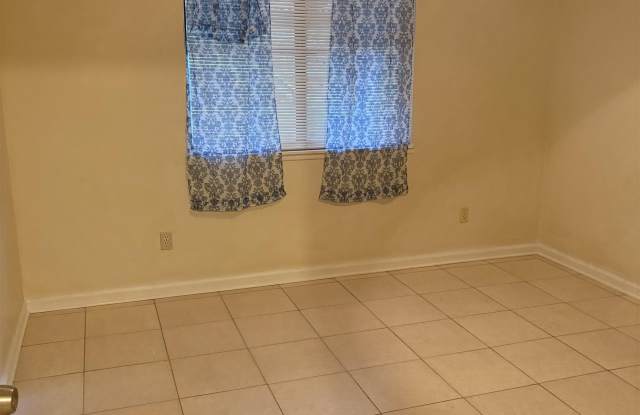 1820 SEAY Court Gallery 3
