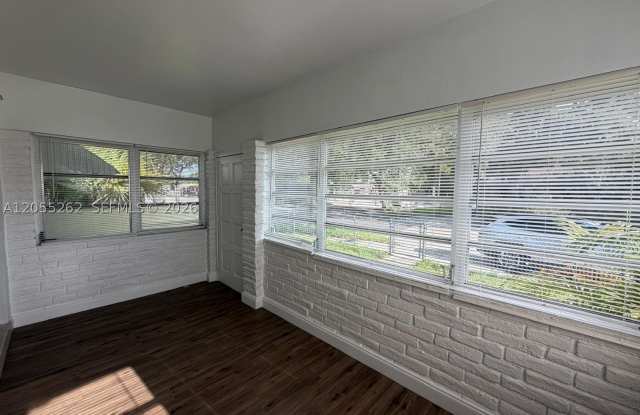 890 NW 55th St photos photos
