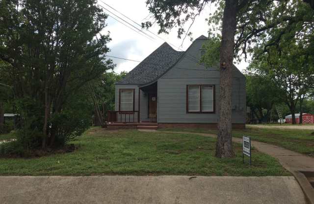 2316 N Locust St - 2316 North Locust Street, Denton, TX 76209