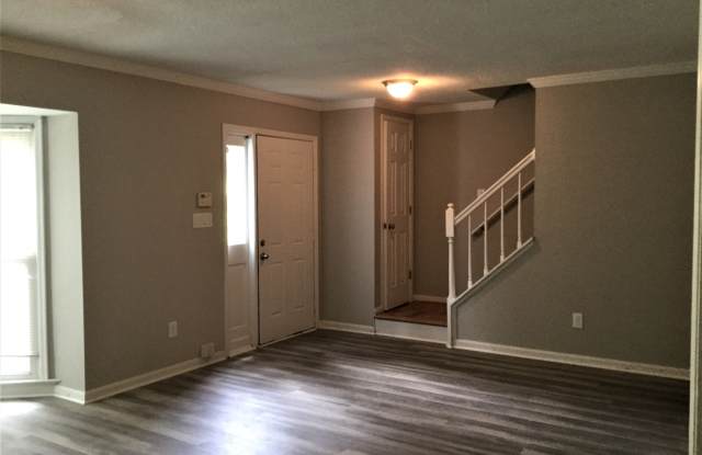 723 Twin Brooks Court South East Gallery 3