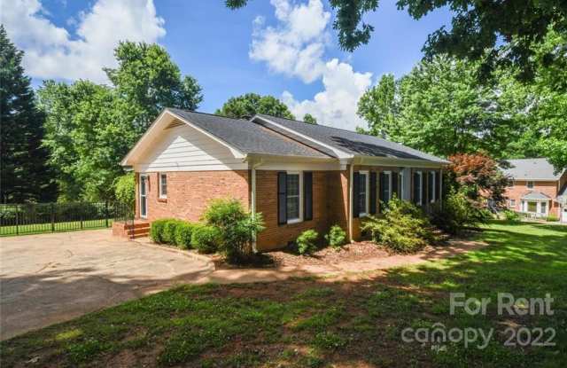 4521 Bainview Drive Gallery 3