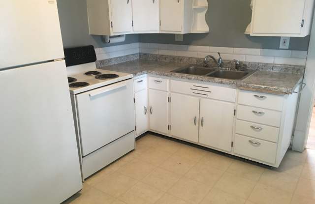 Spacious 1-bedroom Upper Near Werle & Marathon Parks Gallery 3
