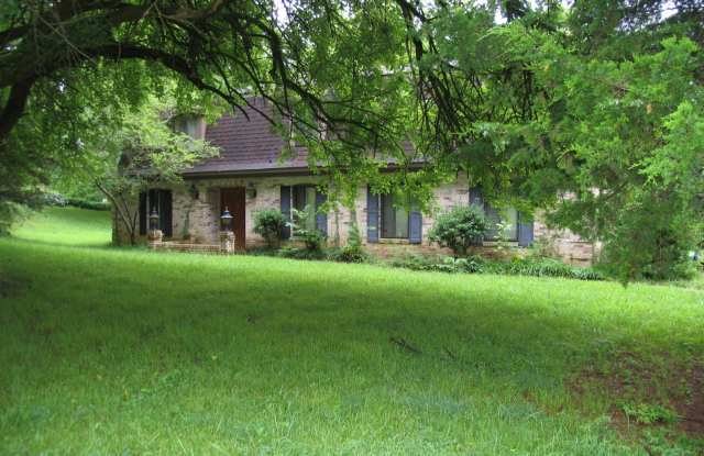 6 BR 3 BA House in Colonial Hill Community photos photos