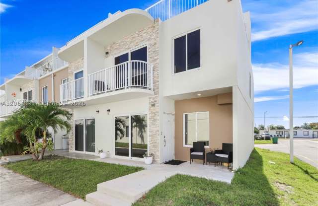 25948 SW 139th Ct Gallery 3