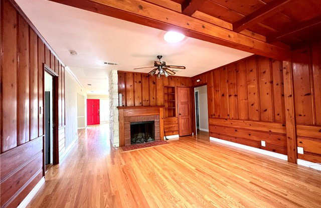 1855 Sharon Place Gallery 4