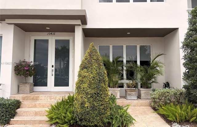 10416 NW 66th St photos photos