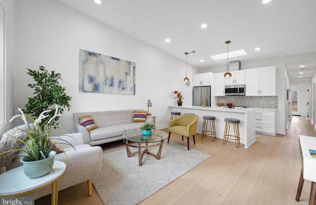 1368 BRYANT Street NE unit: 4 photos photos