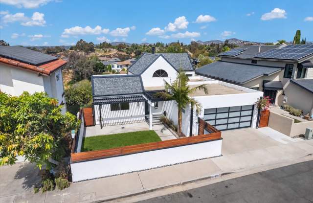 Talmadge Home with Canyon Views & Private Yard Gallery 1
