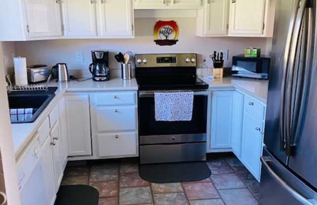 FURNISHED 2-BEDROOM CONDO FOR RENT — SEPTEMBER THROUGH MAY photos photos FURNISHED 2-BEDROOM CONDO FOR RENT — SEPTEMBER THROUGH MAY photos photos
