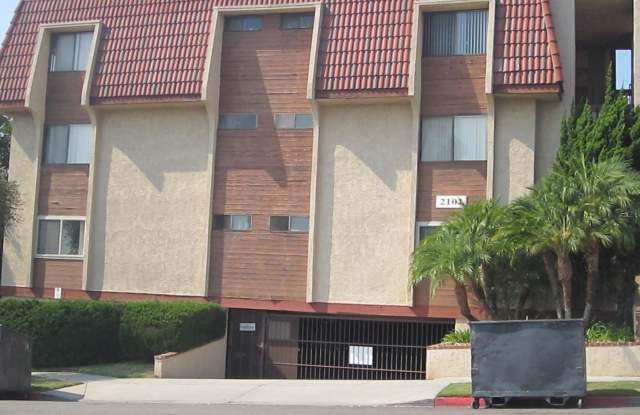 TWO BEDROOM CONDO LOCATED IN SIGNAL HILL - 2101 East 21st Street, Signal Hill, CA 90755