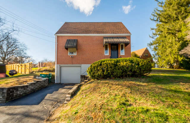 Move in TODAY! Check out this beautifully RENOVATED 3 bedroom in CHURCHILL! - 36 Garden Terrace, Churchill, PA 15221