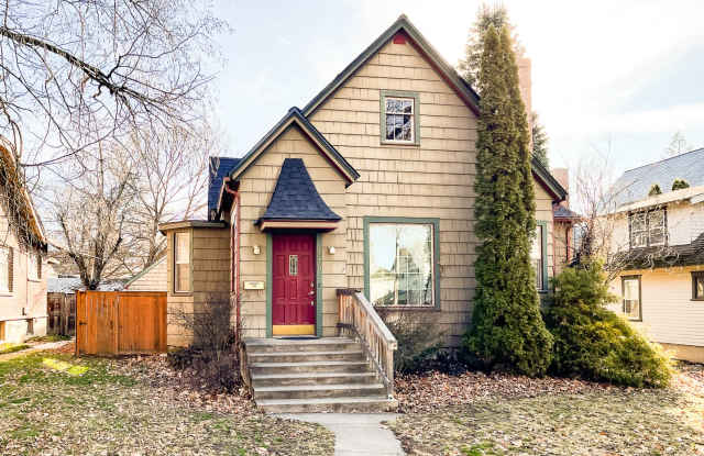 Charming 3bed/3bath home in Historic Fort Russell District photos photos