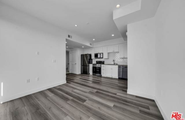 667 N Wilton Pl unit: 504 photos photos