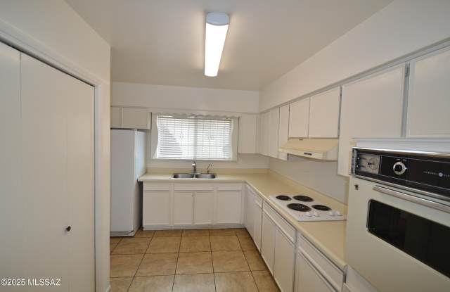 4438 E Fort Lowell Road Gallery 2
