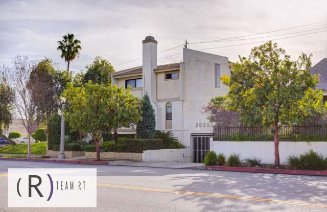 Gorgeous townhouse in a quiet 6-unit gated complex photos photos