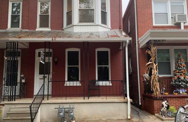 Spacious 3 bedroom in the East End of York City with Parking photos photos