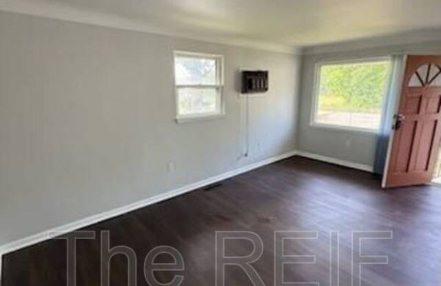 742 East Bundy Avenue photos photos