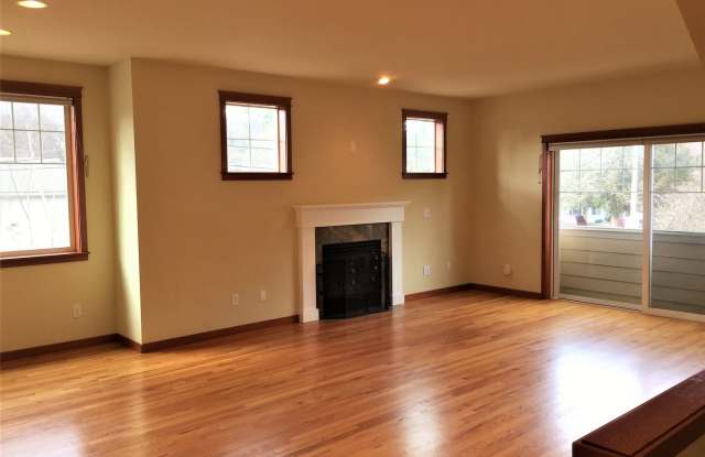 14508 31st Ave. NE. Gallery 4