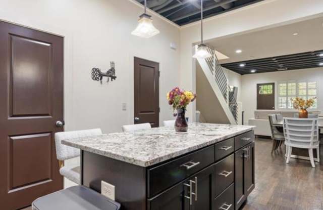 1208 BARRISTERS COURT Gallery 3