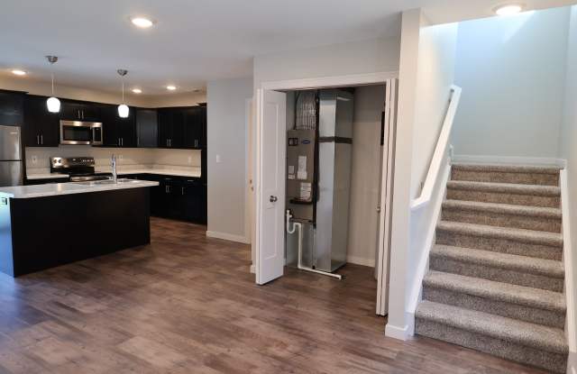 303 Creekview Drive Gallery 4