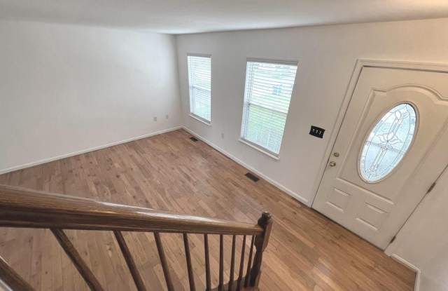 Enjoy easy living in this well kept 3 bedroom, 1.5 bath home. Gallery 4