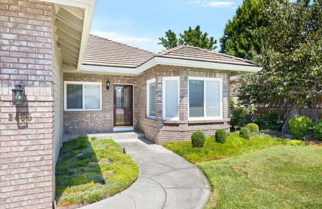 2485 Greenfield Court Gallery 4