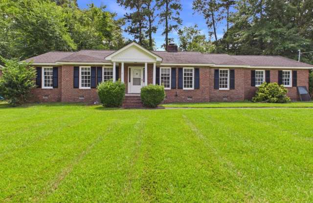 1881 Tanglewood Road Gallery 1