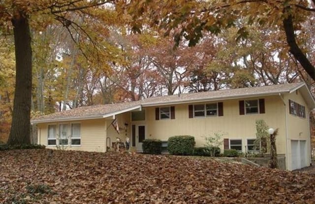 12 Boxwood Ln - 12 Boxwood Lane, Norwich, CT 06360