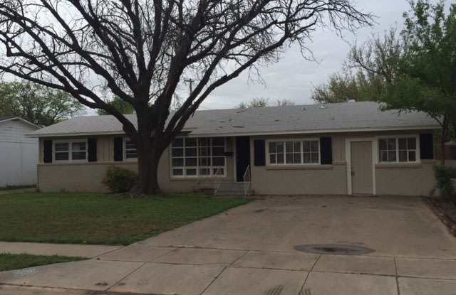 Huge Updated 4 Bedroom/2 Bath/2 Living Room House close to TTU - Available AUGUST photos photos