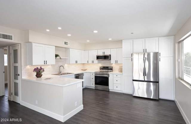 6805 E 2ND Street - 6805 East 2nd Street, Scottsdale, AZ 85251